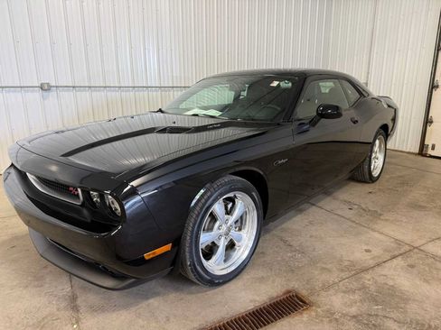 Used 2013 Dodge Challenger R/T RWD image 6