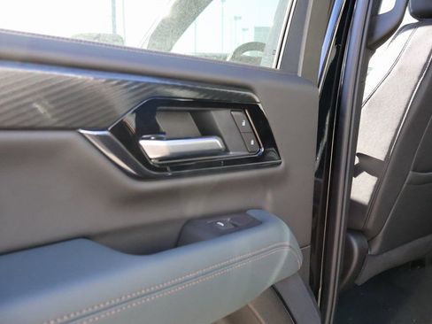 New 2026 GMC Yukon XL AT4 w/ AT4 Premium Plus Package AWD/4WD image 25