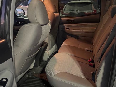 Used 2015 Toyota Tacoma PreRunner image 14