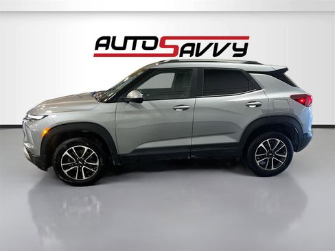 Used 2025 Chevrolet TrailBlazer LT w/ Driver Confidence Package image 4