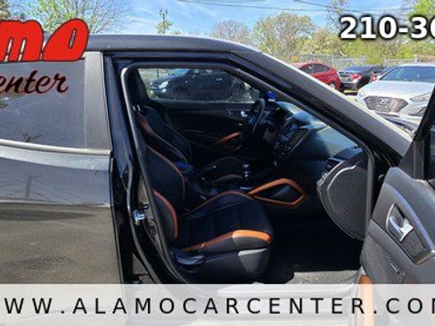 Used 2016 Hyundai Veloster Turbo image 14