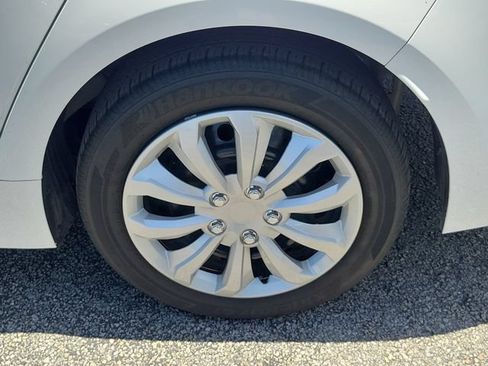 Used 2023 Toyota Corolla LE FWD image 7