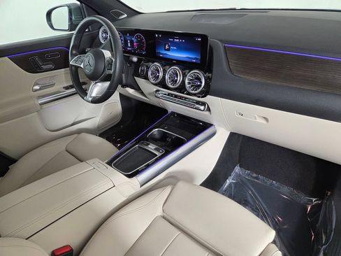 Certified 2025 Mercedes-Benz GLA 250 4MATIC image 32