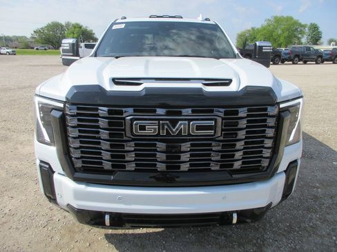 New 2026 GMC Sierra 2500 Denali Ultimate AWD/4WD image 12