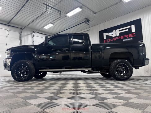 Used 2008 Chevrolet Silverado 2500 LT w/ Suspension Package, Off-Road AWD/4WD image 11