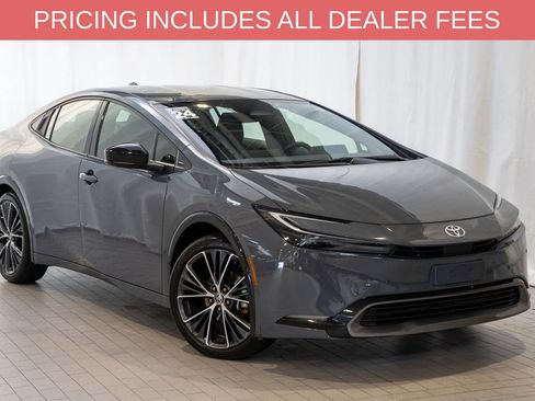 Used 2024 Toyota Prius XLE FWD image 1