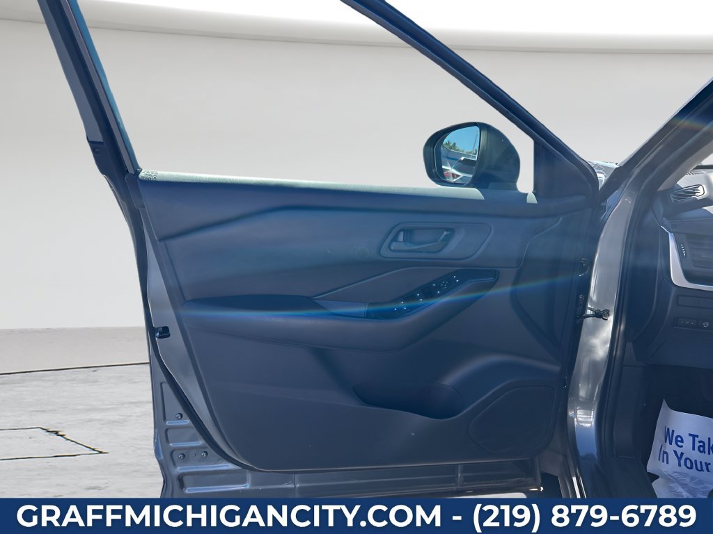 Used 2024 Nissan Rogue S AWD/4WD image 22