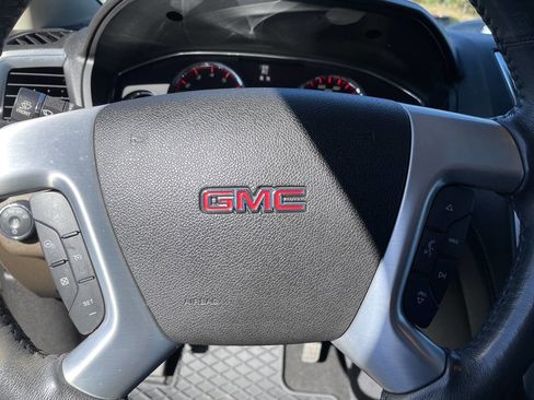 Used 2015 GMC Acadia SLT w/ Technology Package image 25