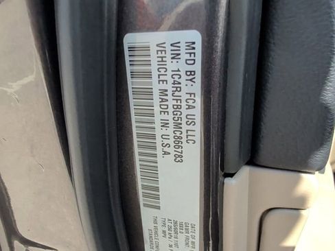 Used 2021 Jeep Grand Cherokee Limited w/ Premium Lighting Group AWD/4WD image 37