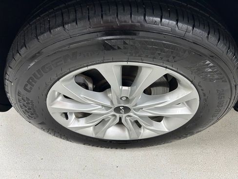 Used 2022 Kia Telluride LX AWD/4WD image 9