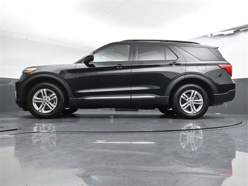 Used 2023 Ford Explorer XLT w/ Equipment Group 202A image 24
