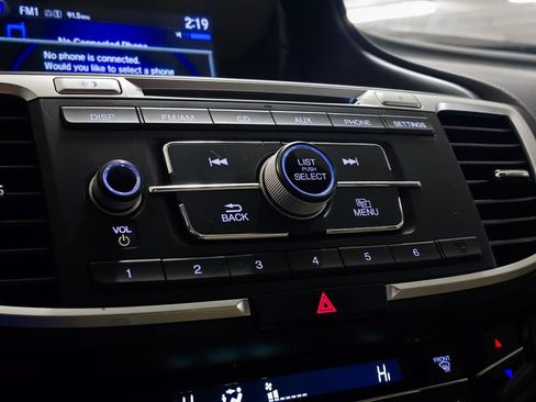 Certified 2017 Honda Accord LX image 28