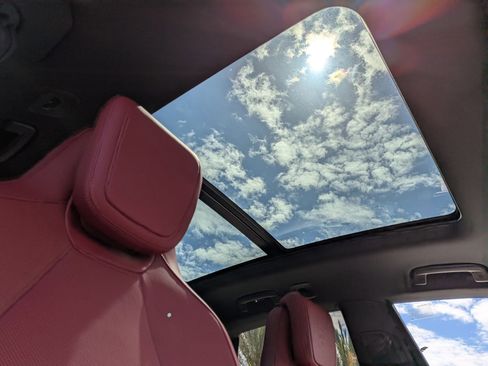 New 2026 Porsche Macan 4S Electric AWD/4WD image 28