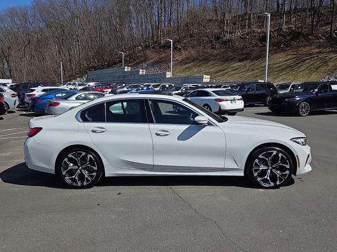 New 2026 BMW 330i xDrive Sedan w/ Convenience Package AWD/4WD image 7