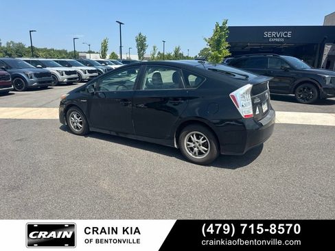 Used 2010 Toyota Prius Four FWD image 2