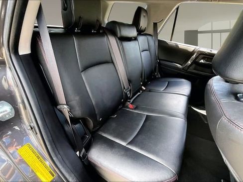 Used 2021 Toyota 4Runner TRD Off-Road Premium w/ Moonroof Package AWD/4WD image 22