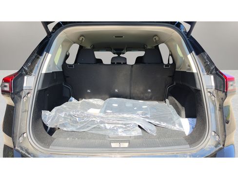 Certified 2026 Nissan Rogue SV w/ Cold Weather Package AWD/4WD image 18