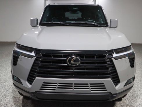 Used 2026 Lexus GX 550 w/ Accessory Package (2T) AWD/4WD image 4