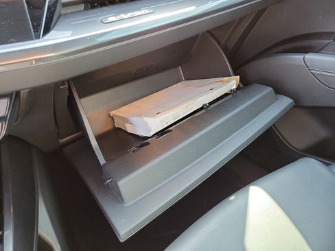 Used 2022 Audi Q4 e-tron Premium Plus image 29