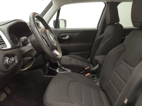 Used 2020 Jeep Renegade Latitude image 17