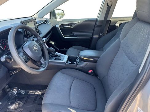 Used 2021 Toyota RAV4 XLE FWD image 9