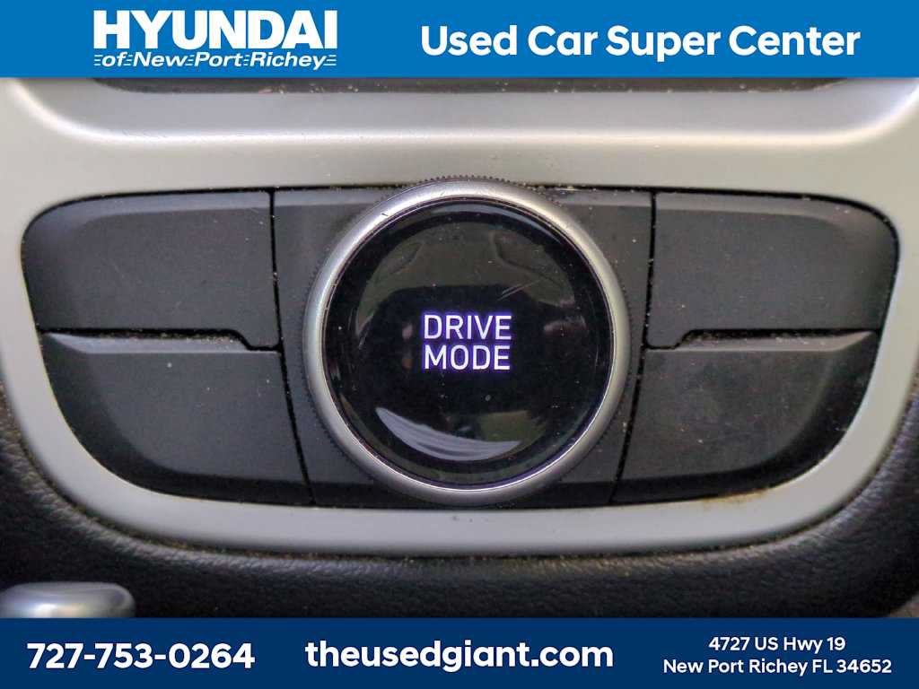 Certified 2025 Hyundai Venue SEL FWD image 23