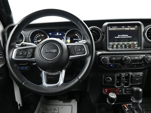 Used 2022 Jeep Wrangler Unlimited Rubicon 4xe AWD/4WD image 14