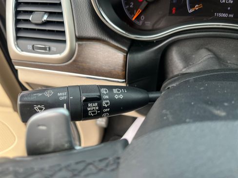 Used 2014 Jeep Grand Cherokee Limited w/ Luxury Group II image 11