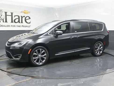Used 2019 Chrysler Pacifica Limited w/ Advanced Safetytec Group image 30