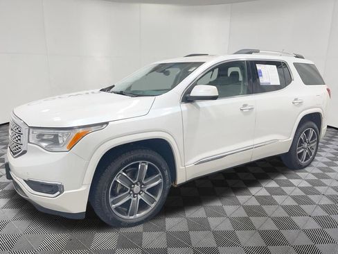 Used 2018 GMC Acadia Denali w/ Technology Package AWD/4WD image 3