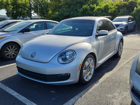 Used 2012 Volkswagen Beetle 2.5 FWD image 3