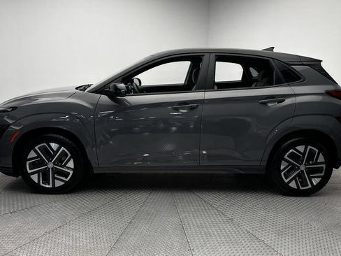 Used 2023 Hyundai Kona SE FWD image 4