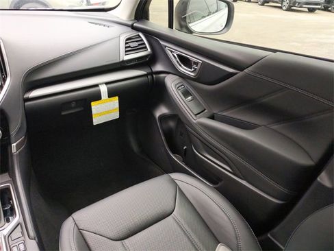 Used 2020 Subaru Forester Limited image 17
