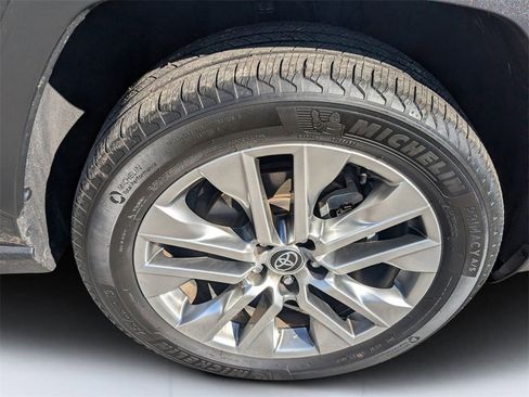 Used 2023 Toyota RAV4 Limited image 11
