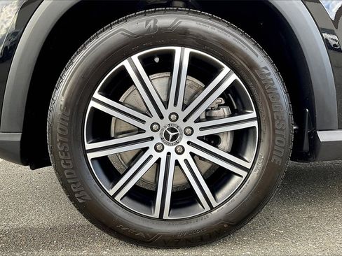 Certified 2025 Mercedes-Benz GLE 450e 4MATIC w/ Driver Assistance Package image 8