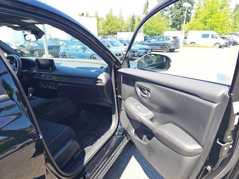 Used 2024 Honda HR-V Sport image 11