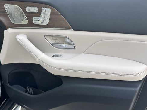 New 2026 Mercedes-Benz GLS 450 4MATIC image 16