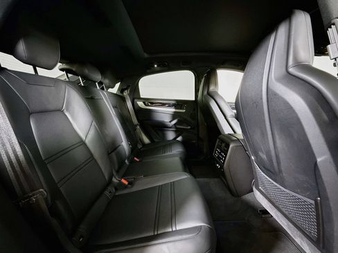 Certified 2026 Porsche Cayenne E-Hybrid Coupe AWD/4WD image 19