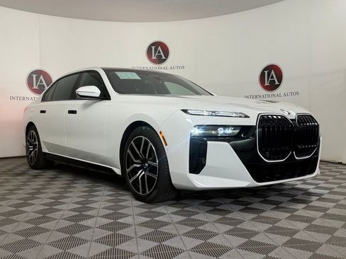 Used 2025 BMW 760i xDrive w/ Executive Package AWD/4WD image 1