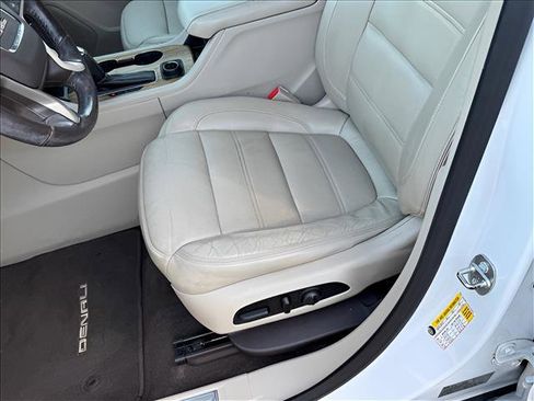 Used 2017 GMC Acadia Denali w/ Technology Package image 7