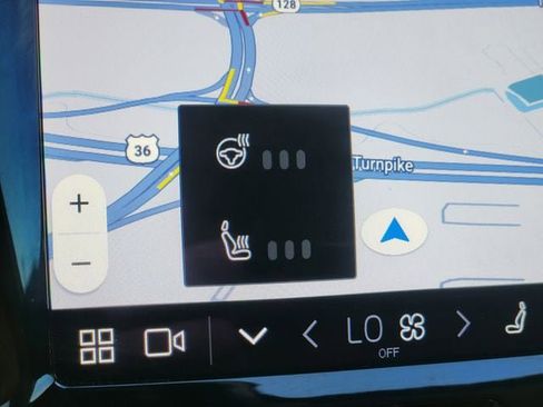 Certified 2023 Volvo XC60 B5 Plus w/ Climate Package image 24