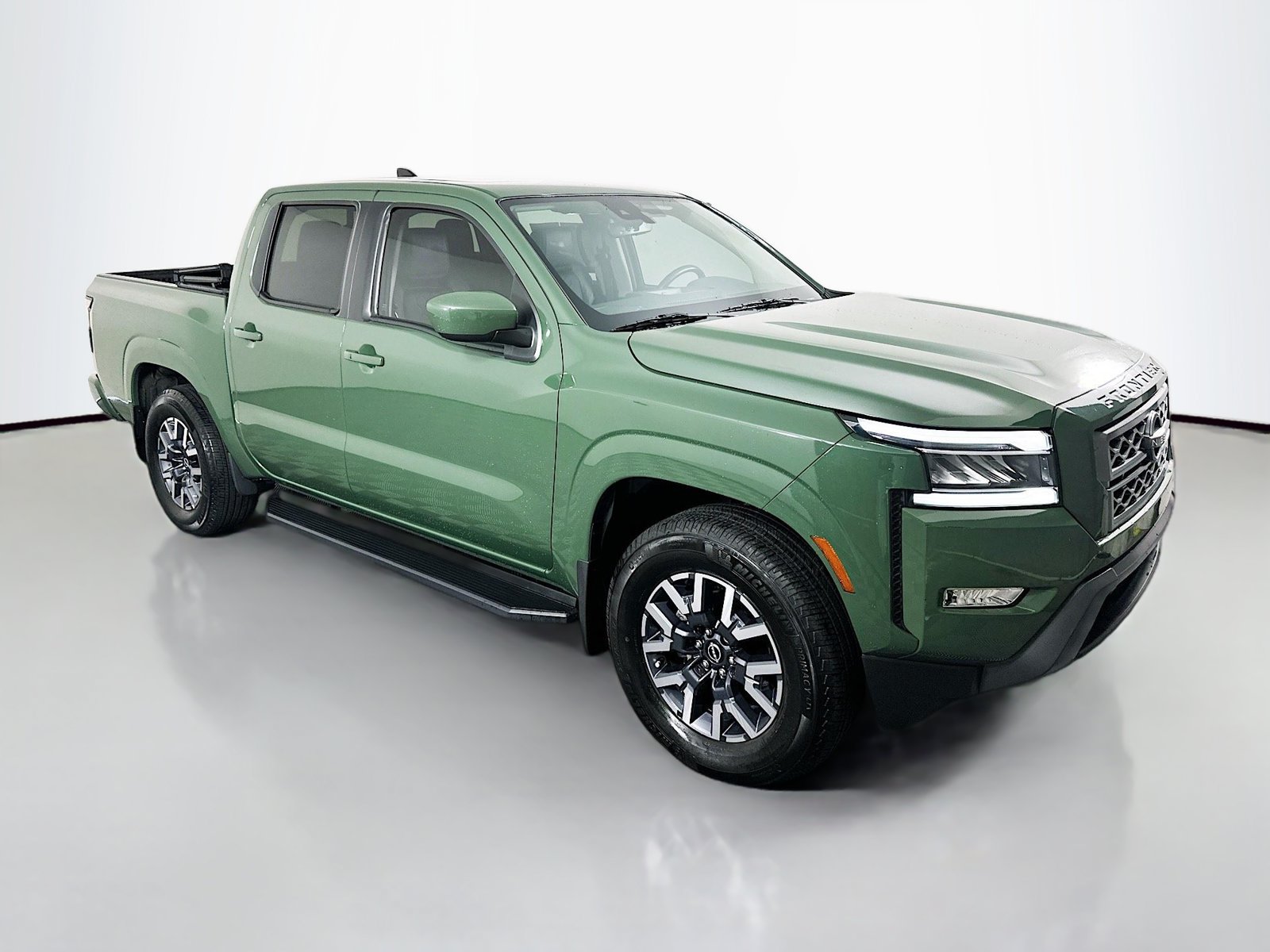 Certified 2024 Nissan Frontier SL w/ Technology Package RWD image 1
