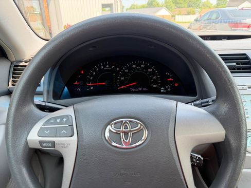 Used 2009 Toyota Camry FWD image 7