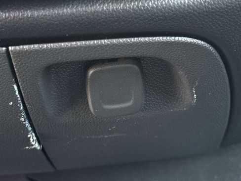 Used 2018 Chevrolet Silverado 1500 W/T AWD/4WD image 10