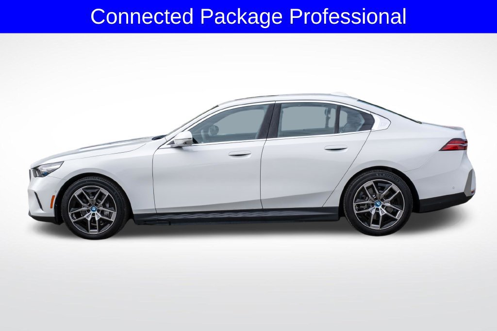 Used 2024 BMW i5 eDrive40i w/ M Sport Package RWD image 5