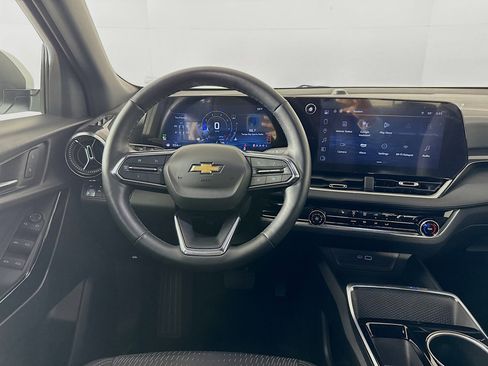 Used 2025 Chevrolet Equinox LT w/ Safety and Technology Package image 27