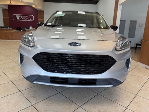 Used 2020 Ford Escape SE Sport image 1