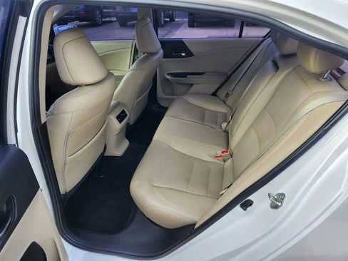 Used 2017 Honda Accord Touring image 15