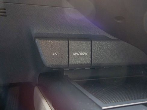 Used 2020 Toyota Camry SE image 22