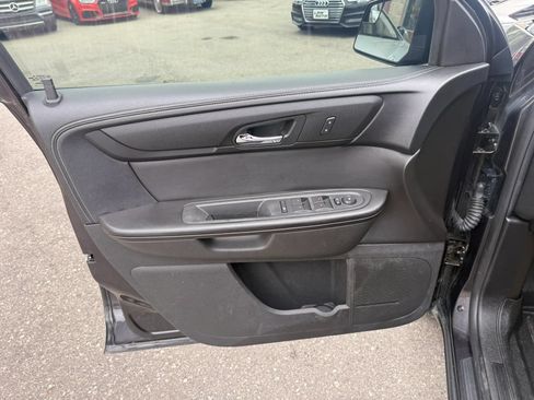 Used 2013 GMC Acadia SLE AWD/4WD image 17